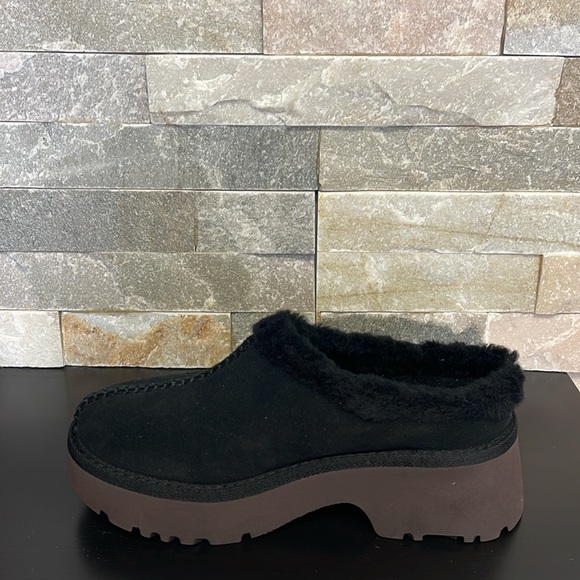 UGG Women's New Heights Cozy Clog - Picture 4 of 9